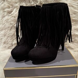 Black fridge sued boots